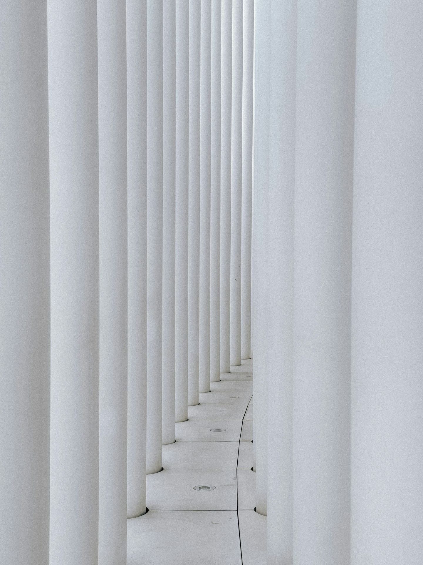 Standard essential patents, database of standard essential patent families, image of white corridor