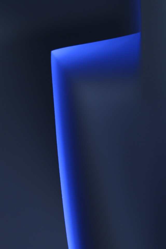 Role of domain expertise, data, and artificial intelligence in patent search, image of blue light