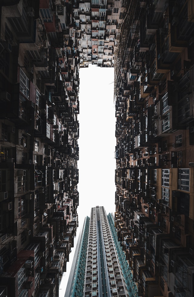 Future-proof your EU design rights, image of small space between buildings