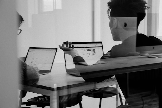 Renewing a patent, four common pain points, image of computer worker